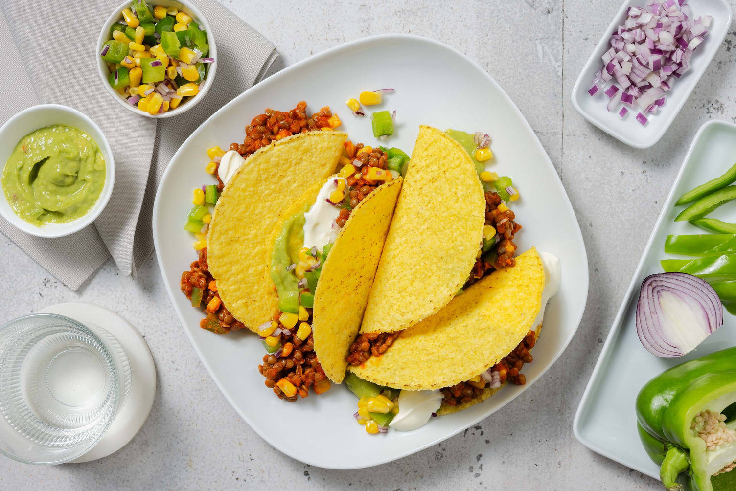 Tacos de chili sin carne aux lentilles et dip d'avocat
