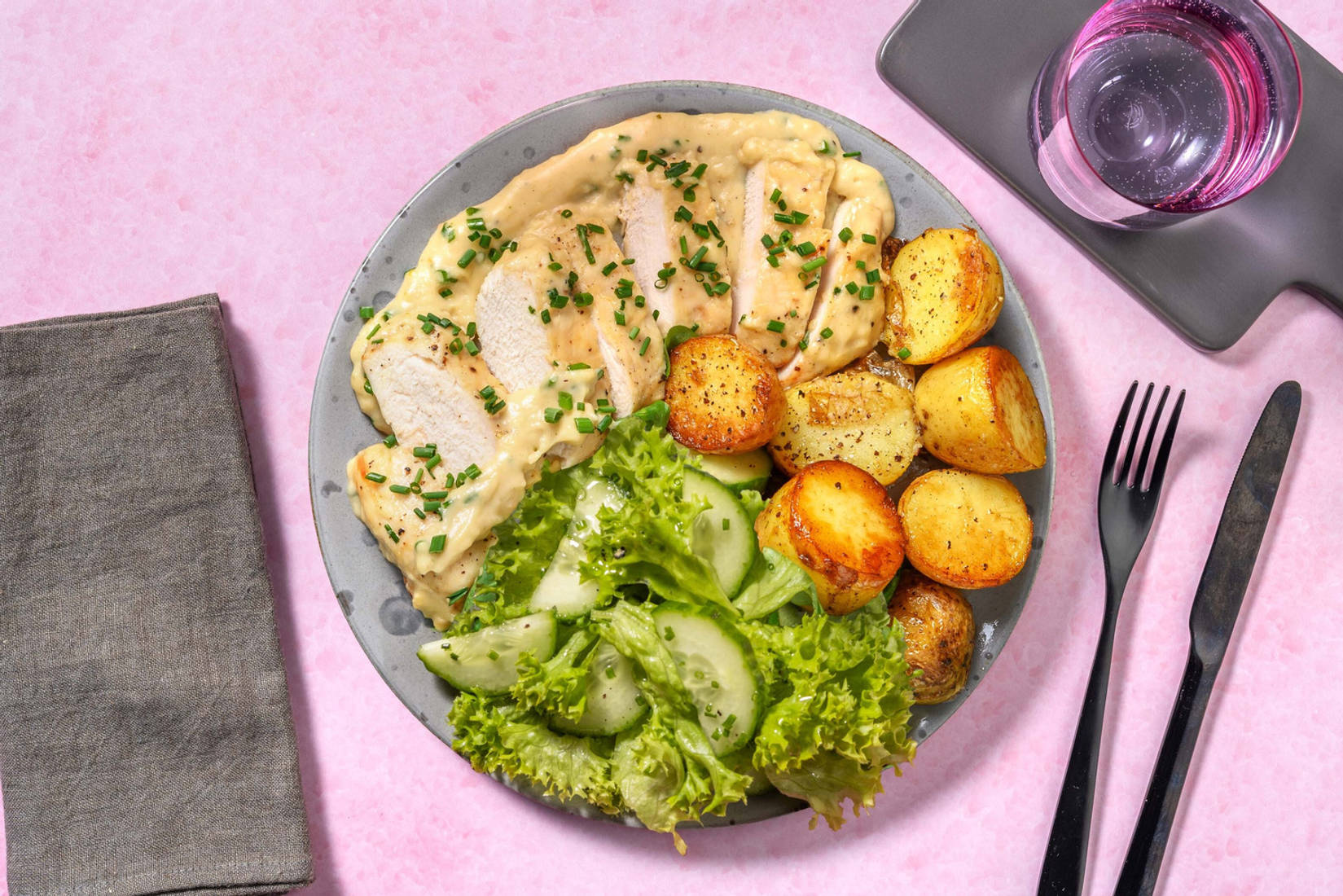 Filet de poulet en sauce crémeuse à la ciboulette