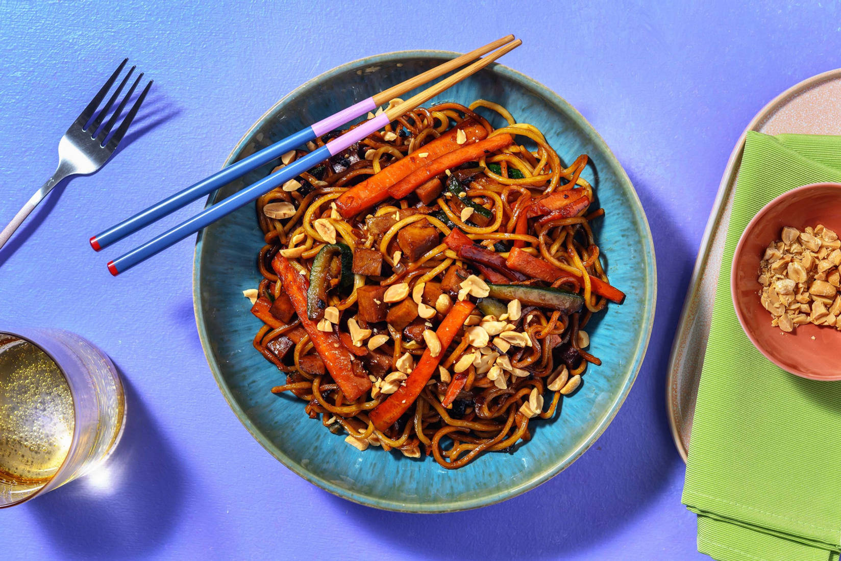 Noodles alle verdure e seitan glassato