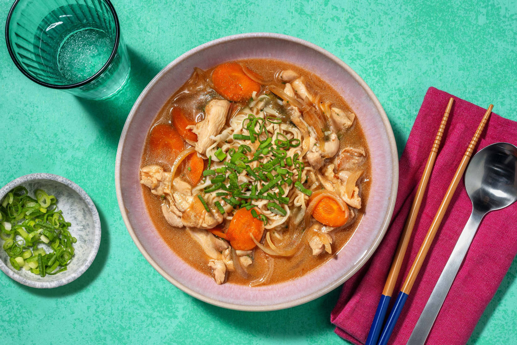 Ji tang - zuppa cinese di pollo e noodles