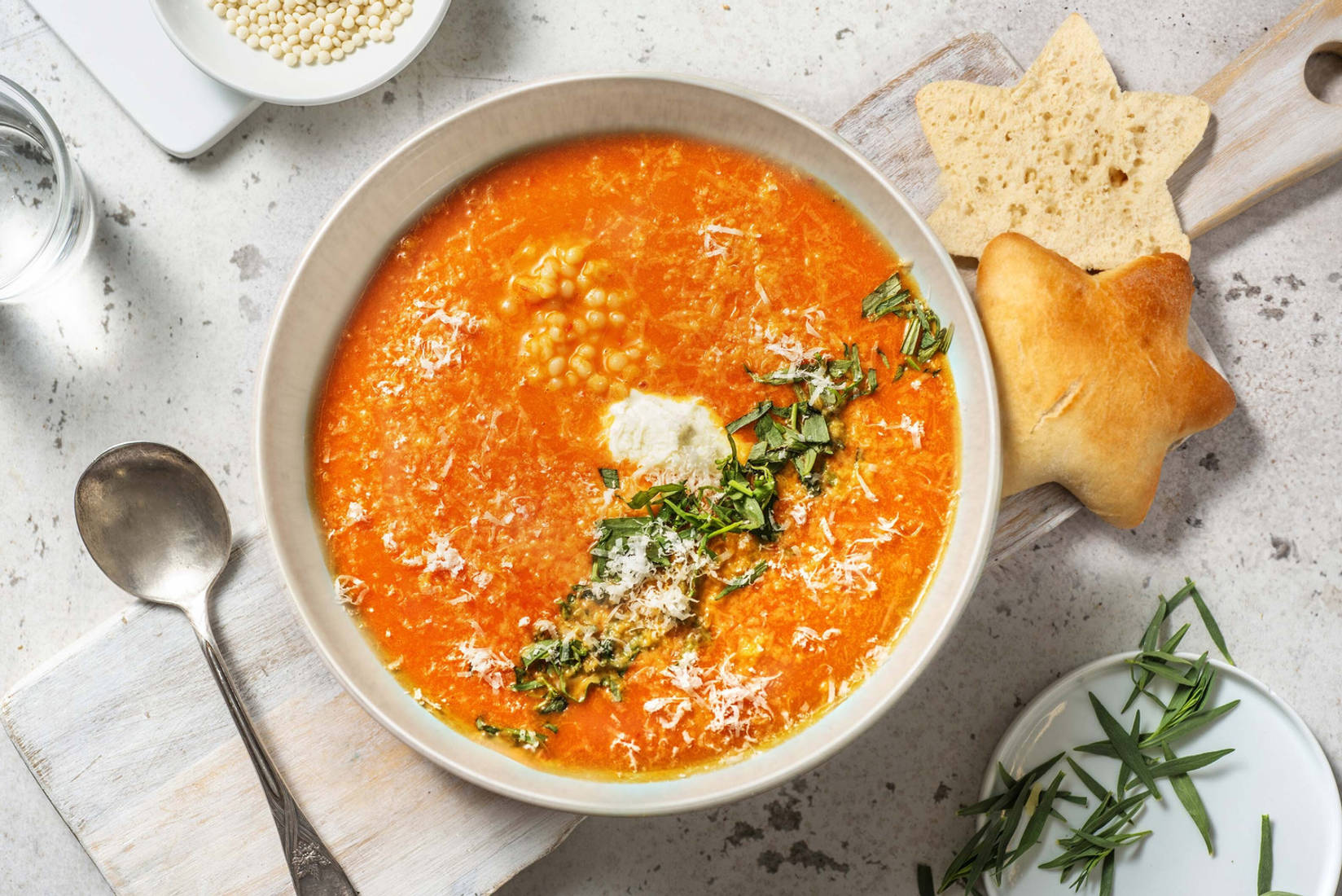 Soupe de tomate et poivron au couscous perlé