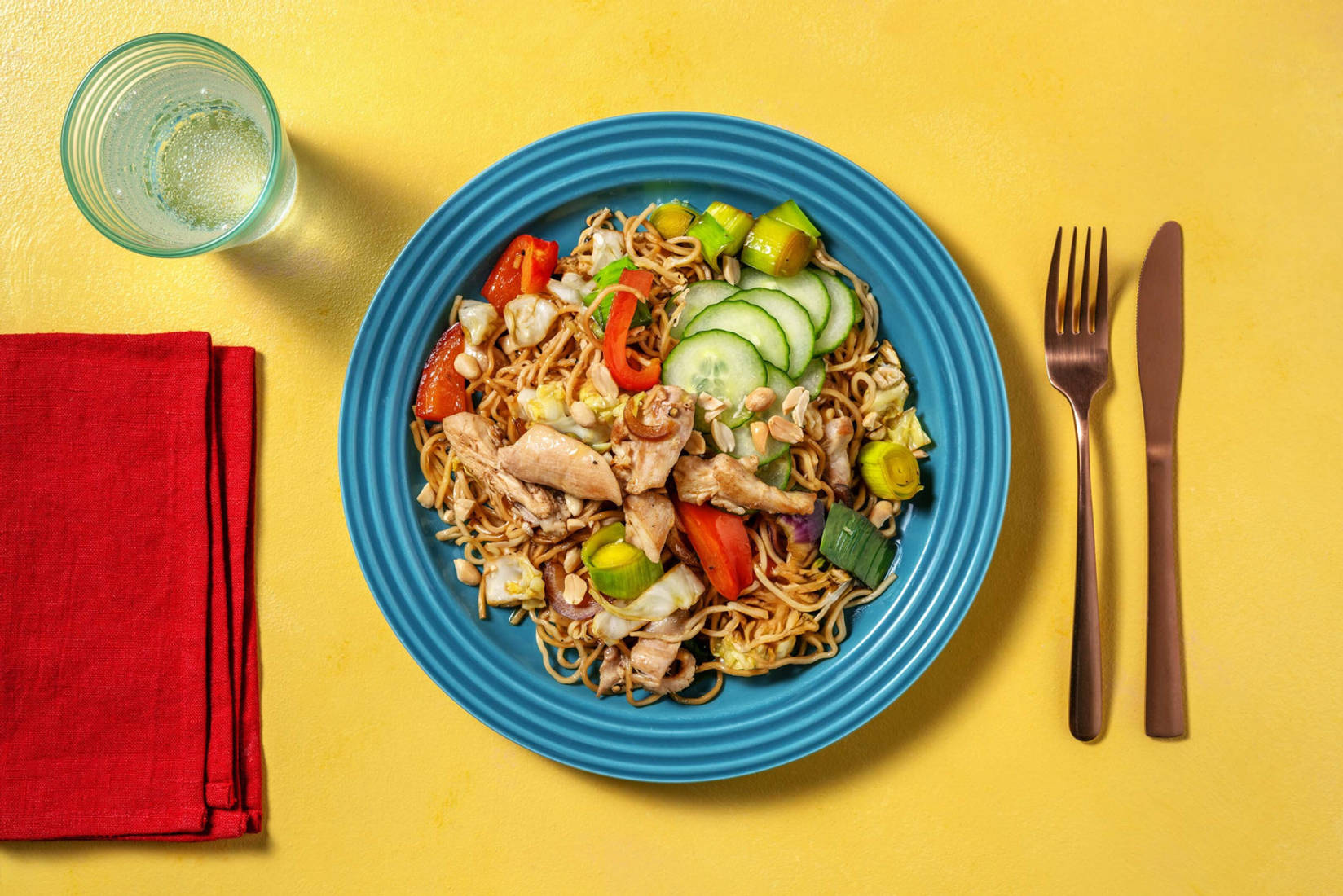 Wok de nouilles aux émincés de poulet en sauce teriyaki