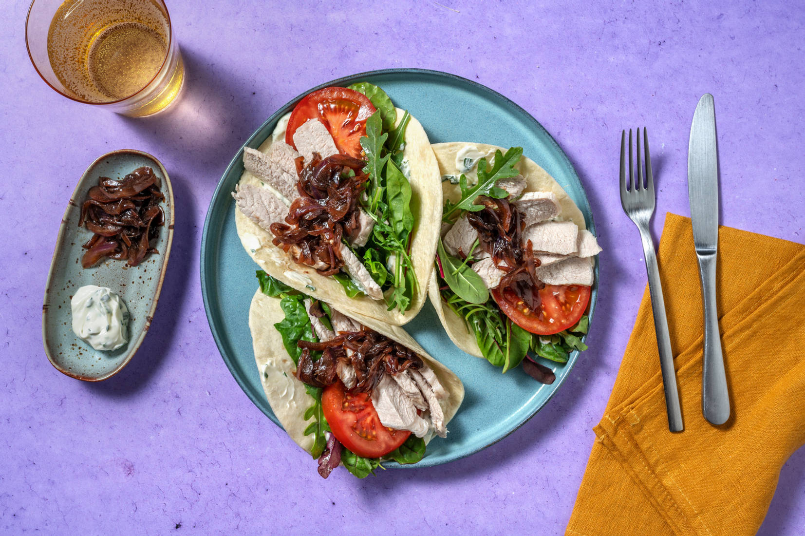 Tacos all'italiana di pollo nostrano e pomodoro
