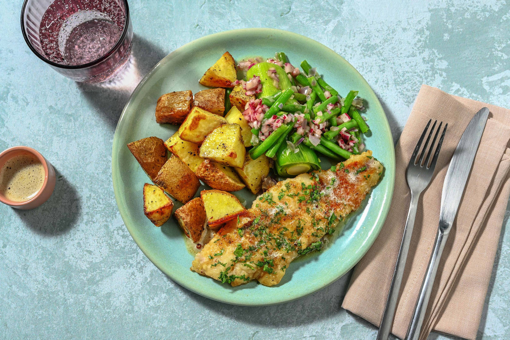 Dos de merlu en sauce au beurre à l'ail