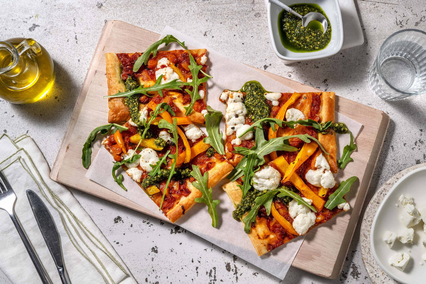 Tarte fine au fromage de chèvre et poivron rôti