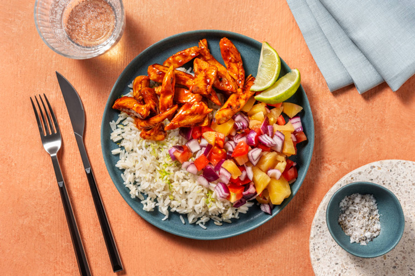 Hawaii Bowl mit BBQ Chicken auf Reis