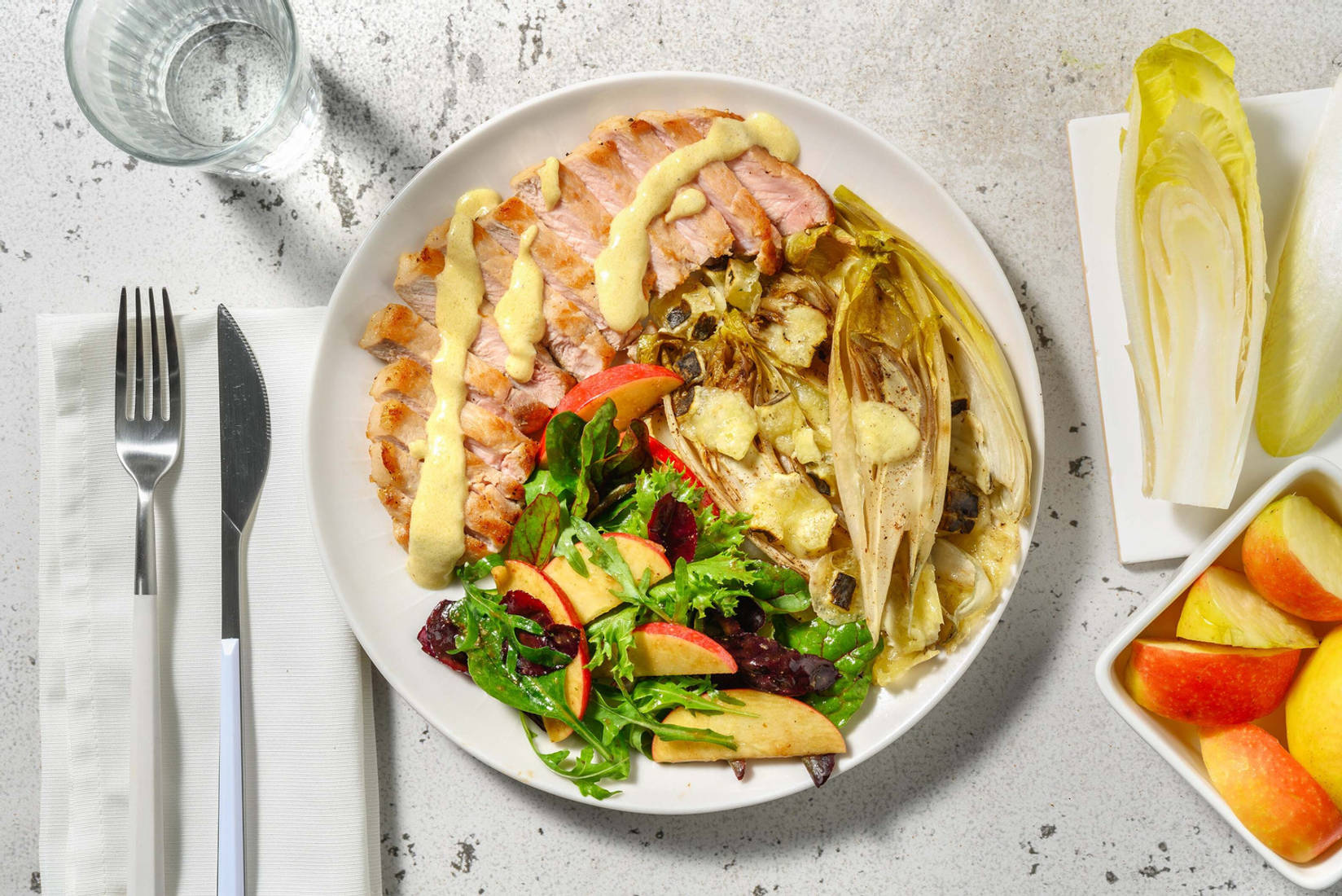 Carré de porc & endives gratinées à la tomme