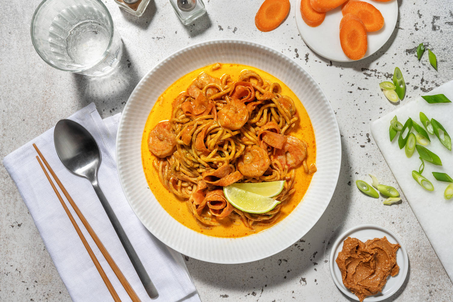 Laksa : soupe de nouilles, crevettes & coco