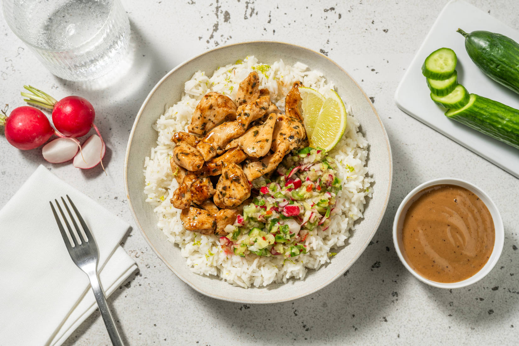 Limettenreis Bowl mit spicy Garlic-Chicken