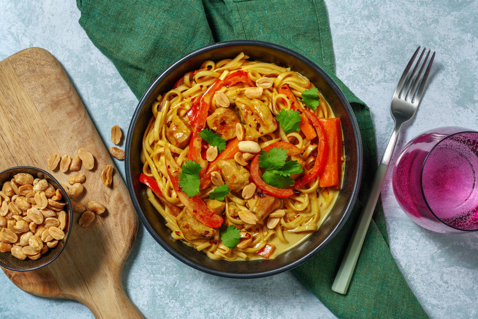 Asiatisk fläskkotlett och krämiga nudlar