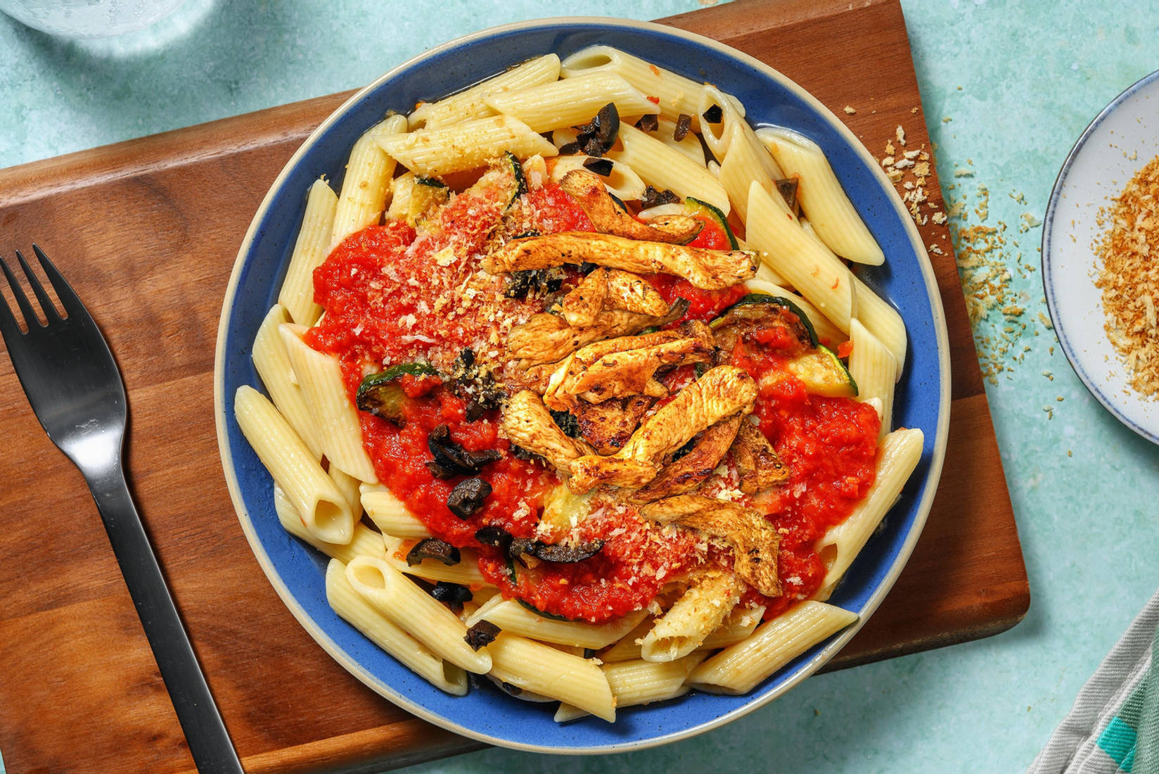 Pasta Verdure mit extra Hähnchen und Kalamata-Oliven