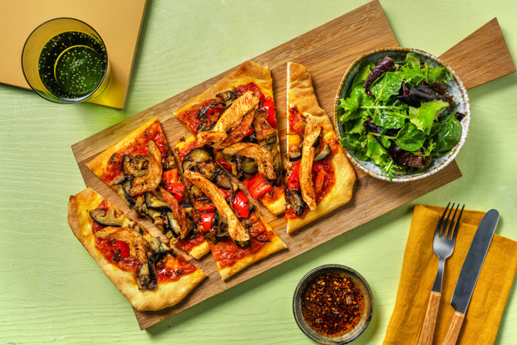 Frische Sauerteig-Pinsa mit extra Bio-Hähnchen