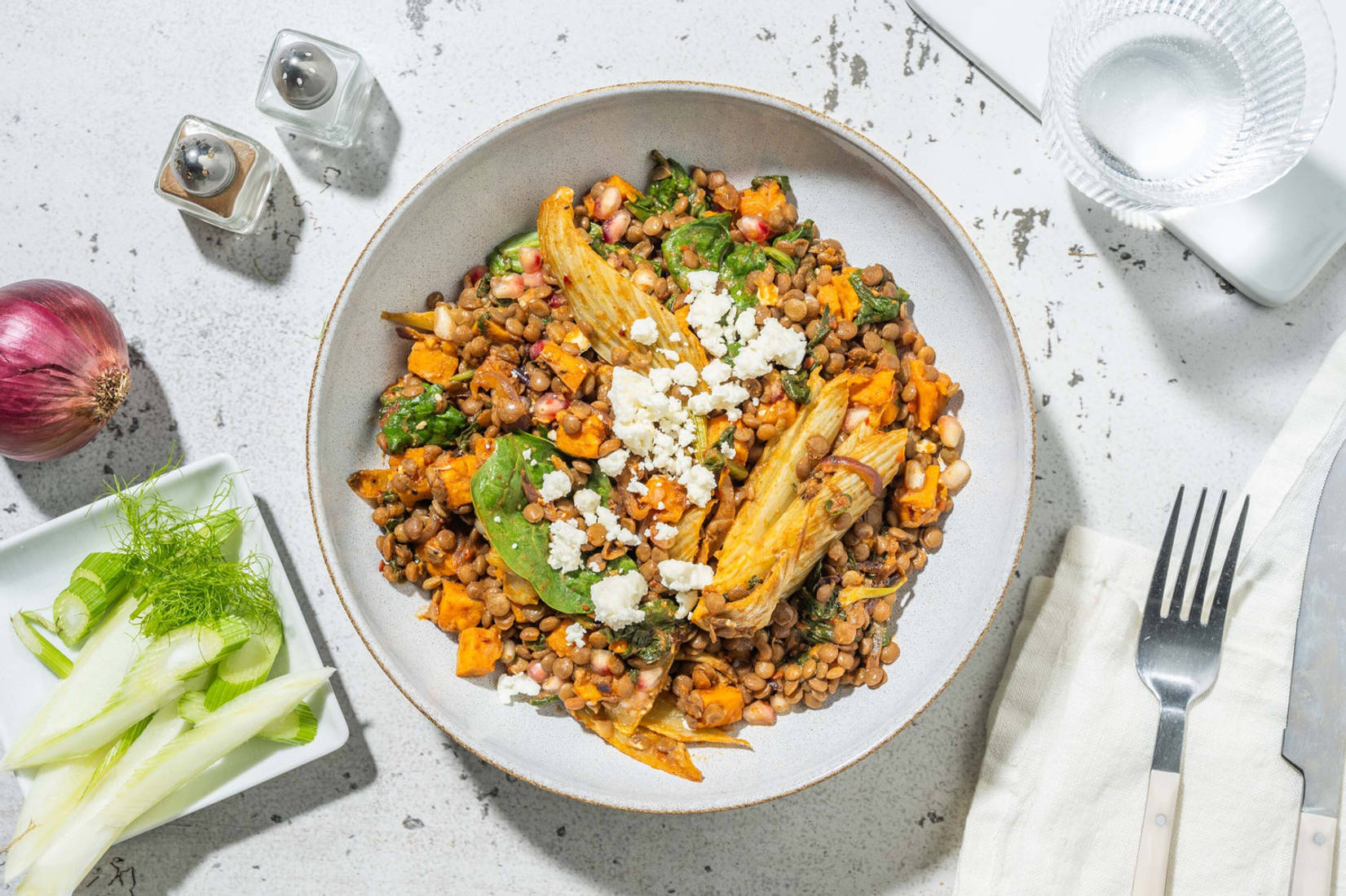 Fenchel-Linsen-Salat mit Hirtenkäse