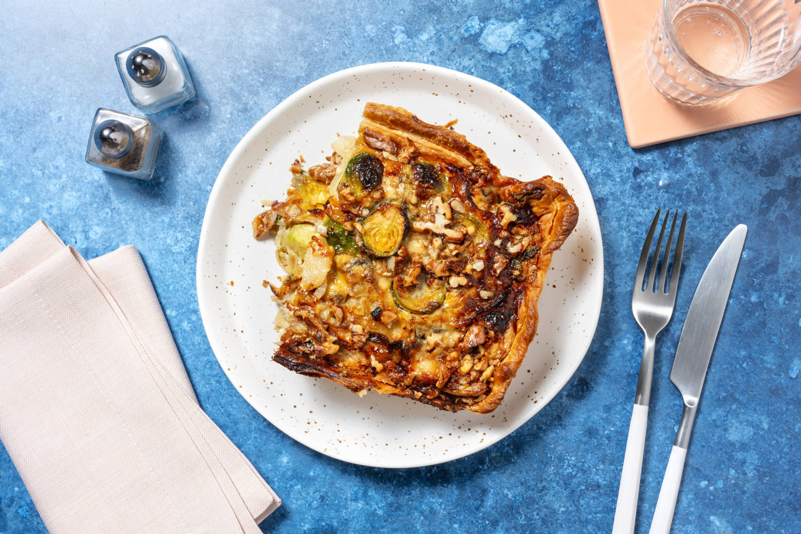 Quiche met blauwe kaas en spruitjes