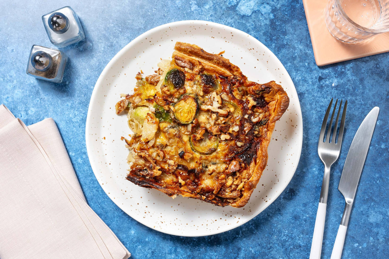 Quiche met blauwe kaas en spruitjes