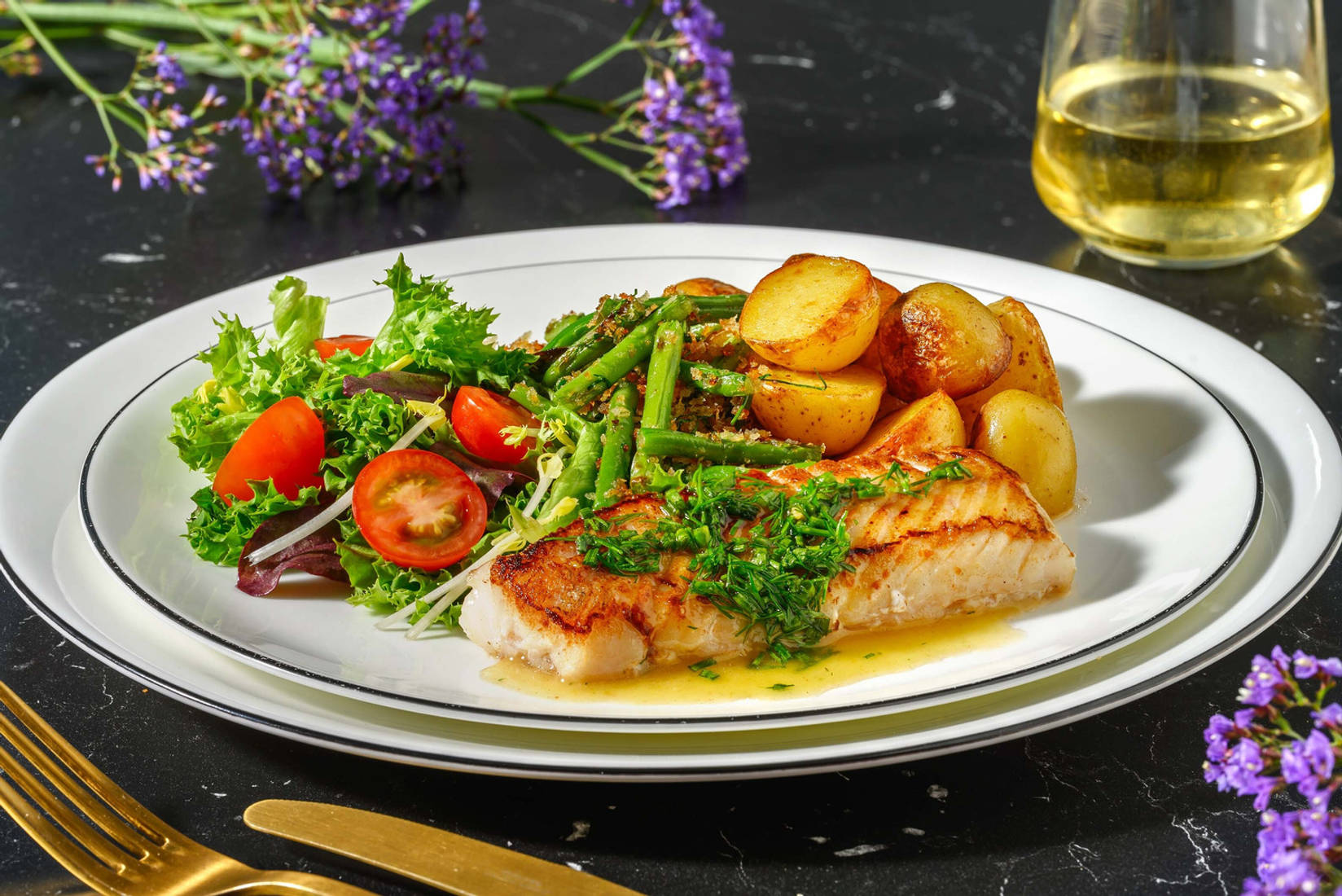 Cabillaud en sauce aux herbes et citron