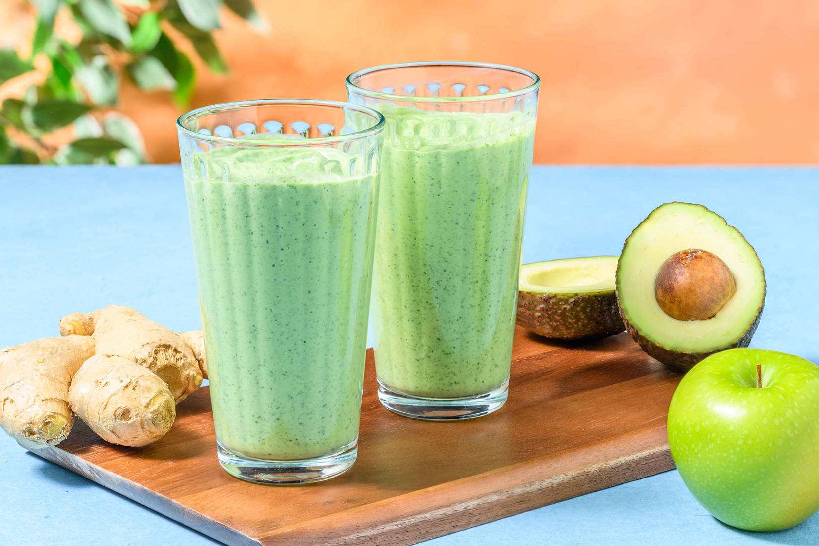 Selbstgemachter Green Smoothie mit Avocado