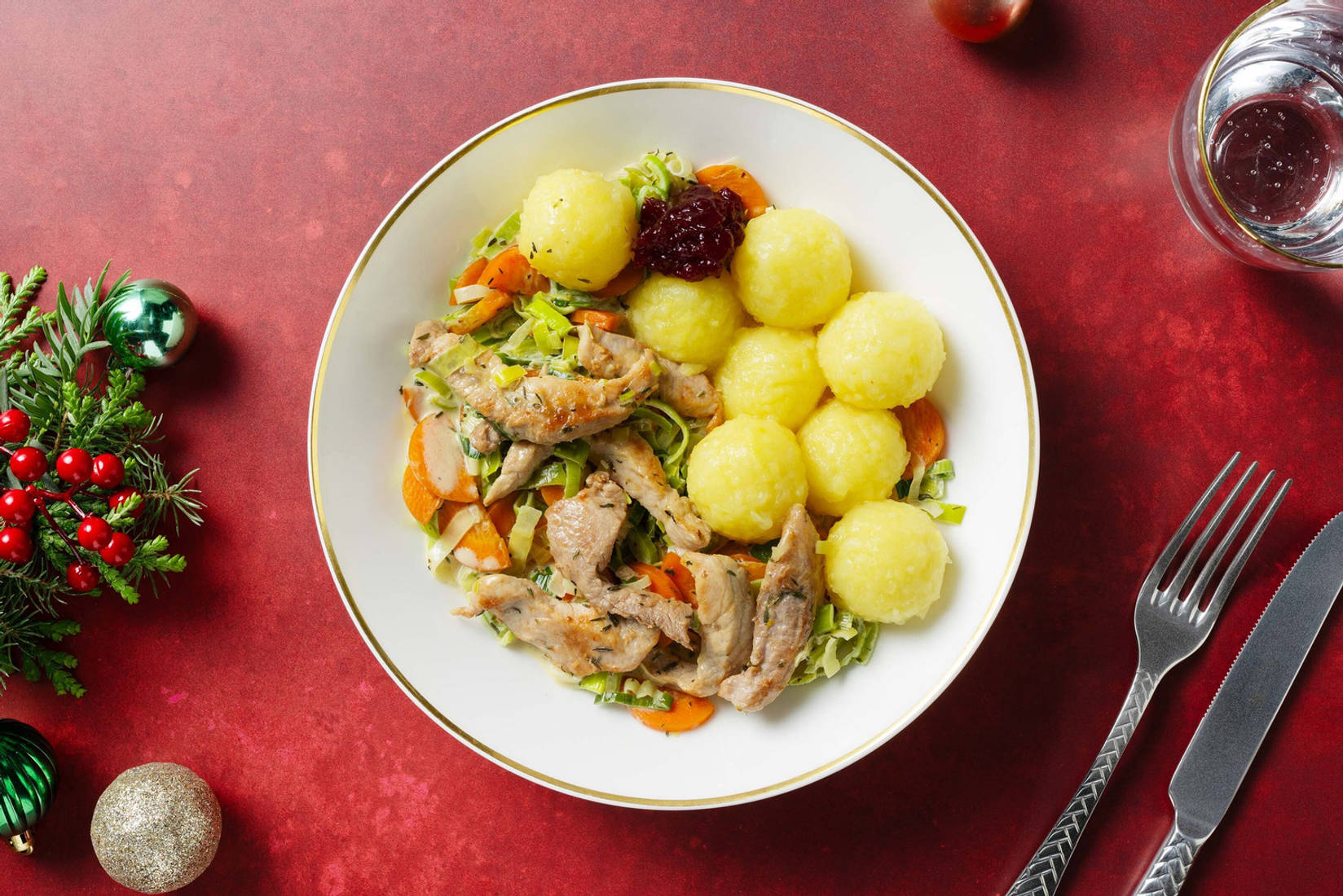 Bio-Schweinegeschnetzeltes mit Mini-Knödeln