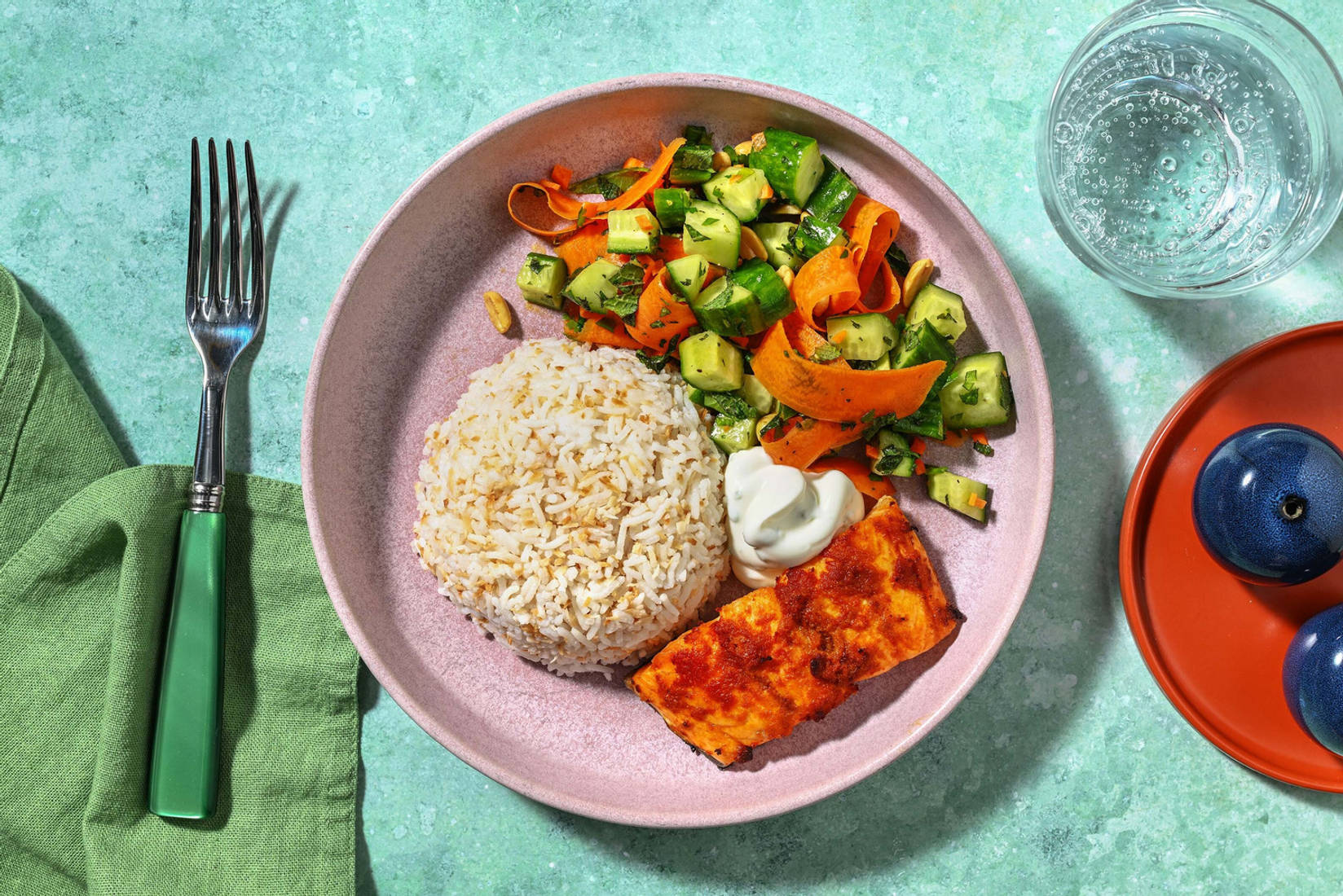 Ugnsstekt röd curry-kryddad lax