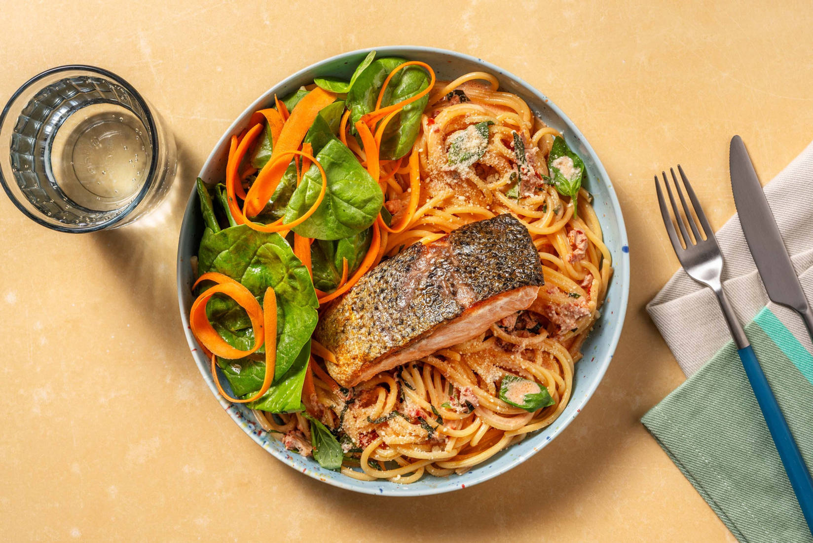 Krämig tomat- och basilikalax