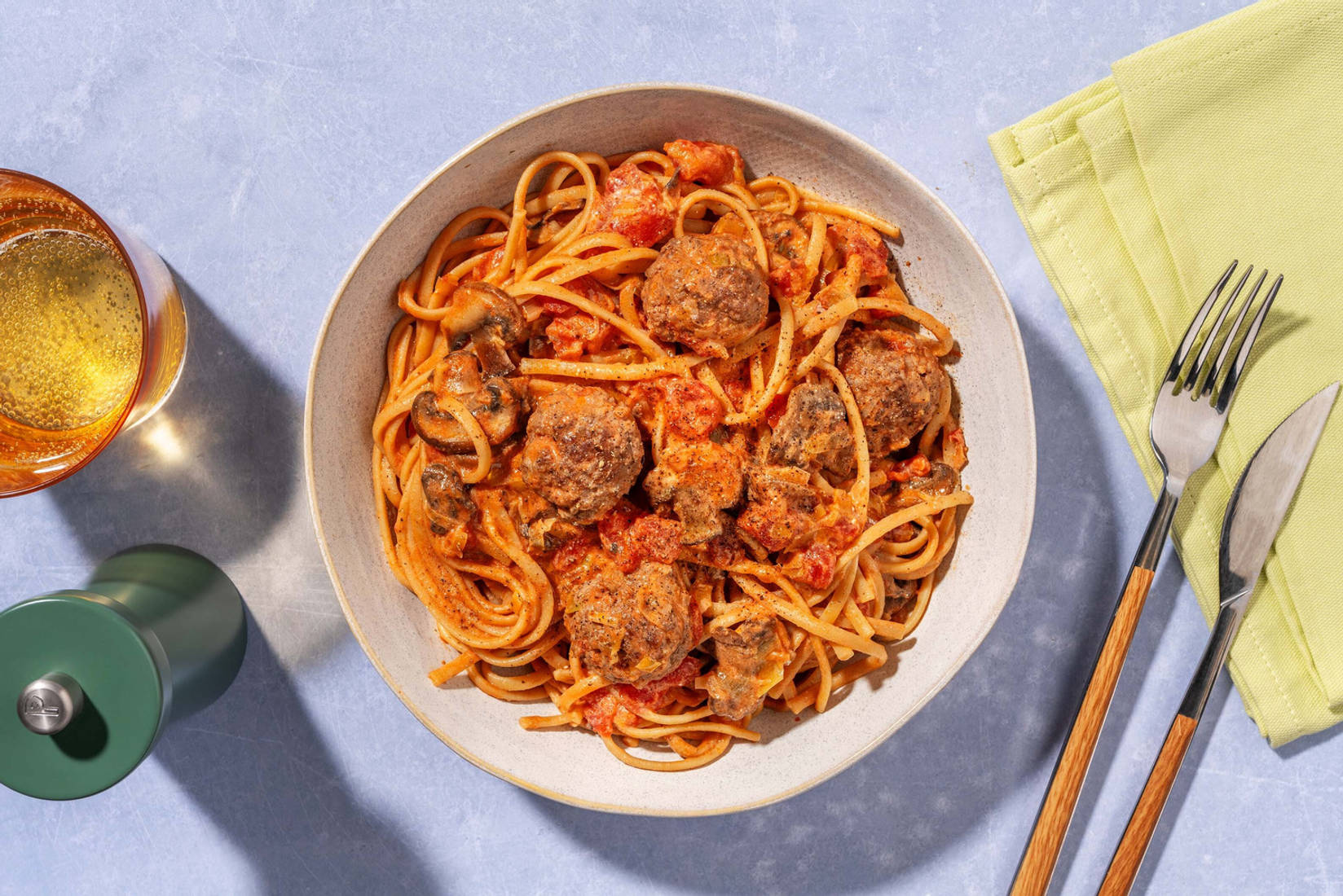 Snelle volkoren spaghetti met gehaktballetjes