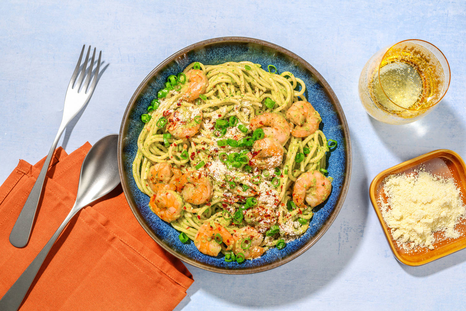 Espaguetis al aglio con extra de langostinos