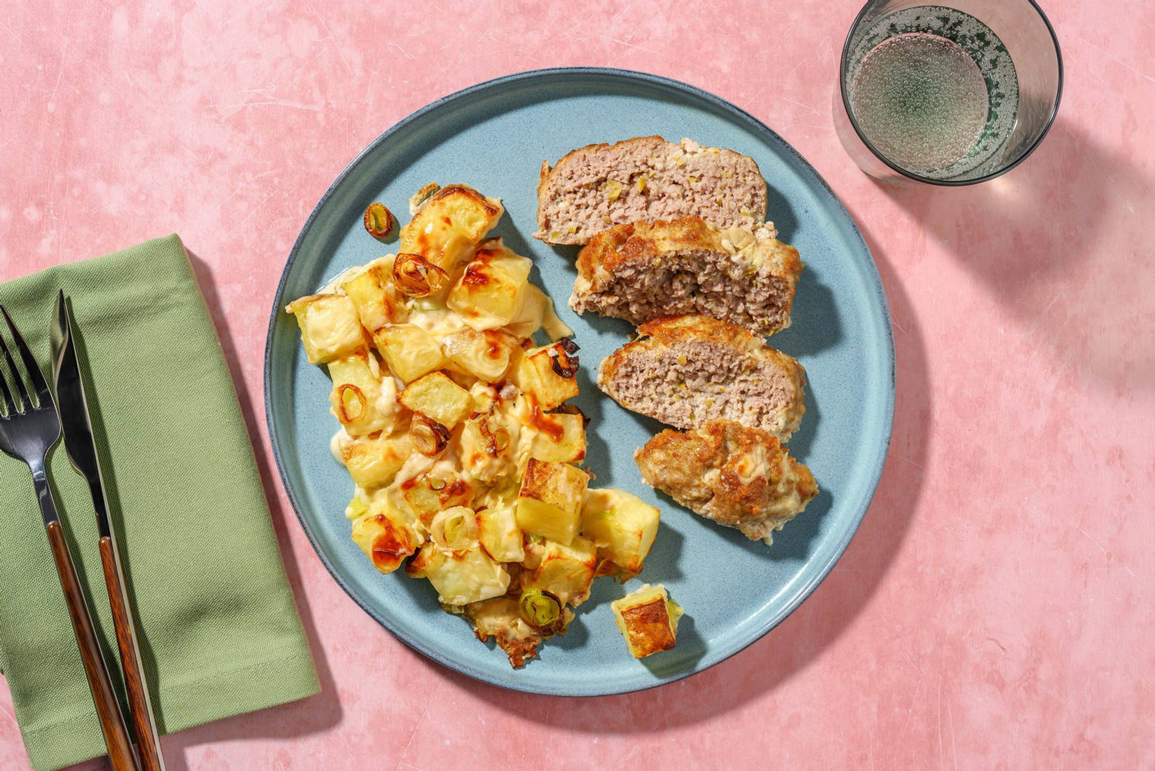 Polpettone di pollo, olive e Grana Padano