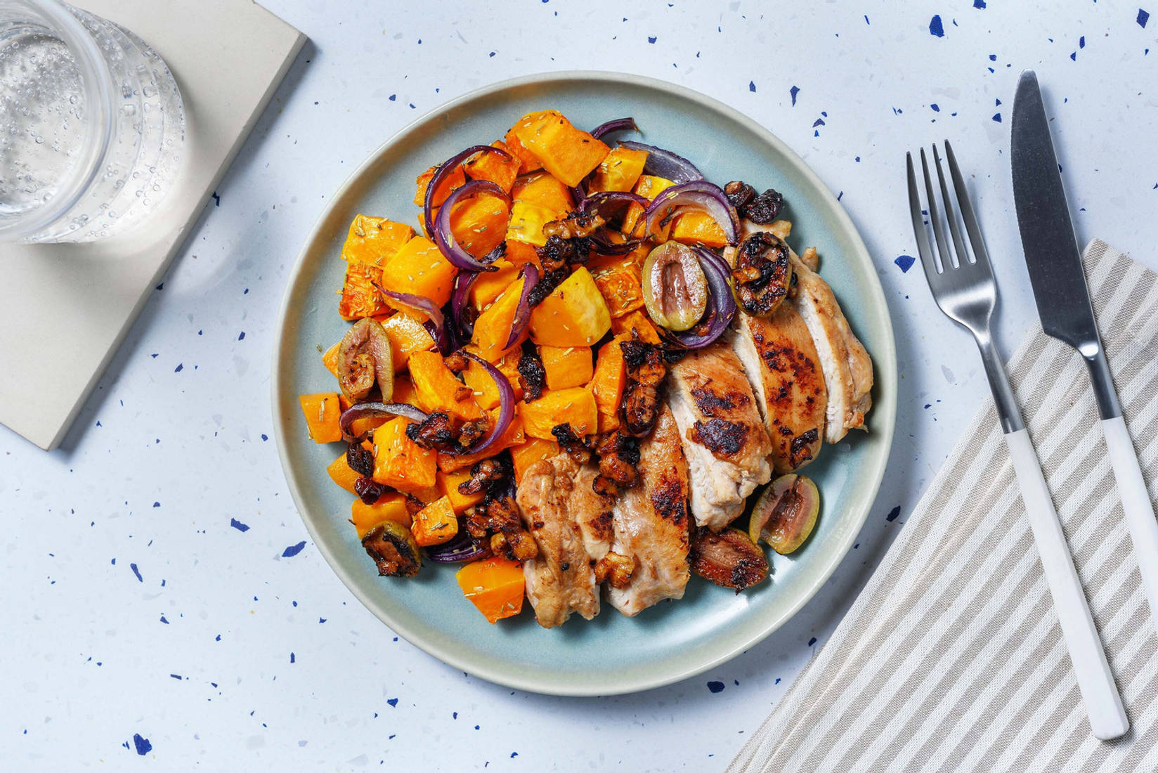 Pollo mediterraneo olive, noci e uvetta