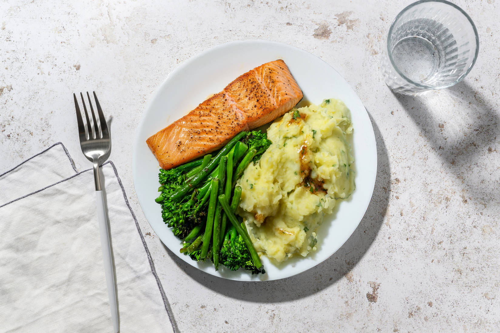 Cajun Spiced Salmon and Parsley Dressing
