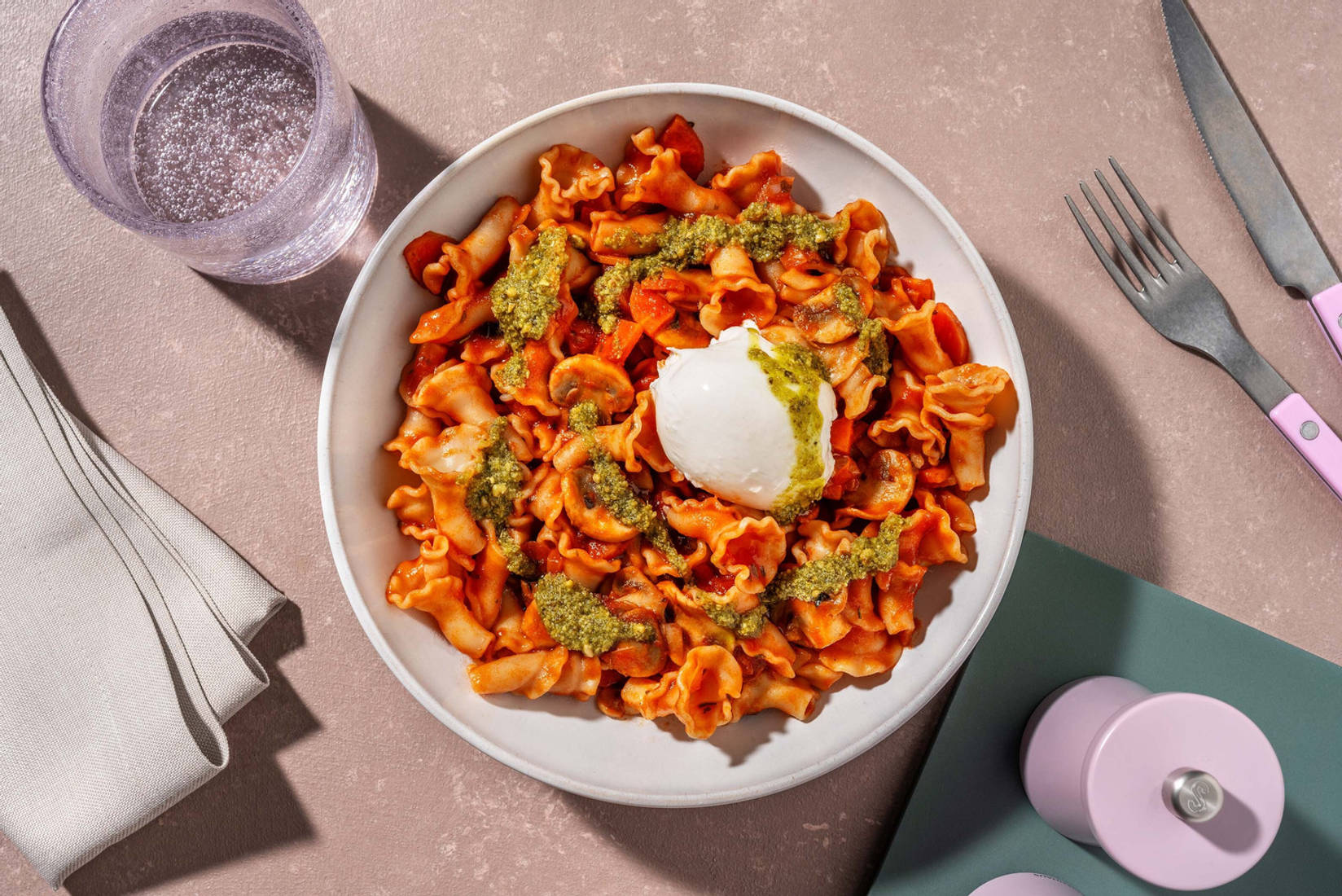 Gigli met burrata en basilicumcrème