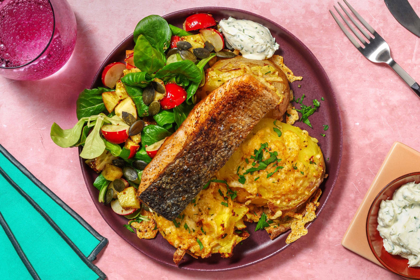 Cheesy Smashed Potatoes & extra Lachsfilet