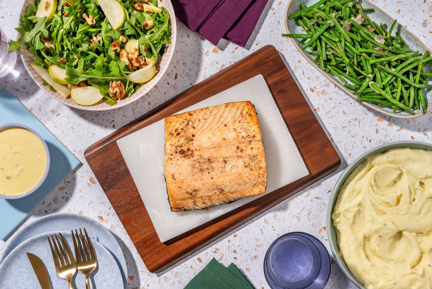 Fransk inspireret laks og bearnaisesauce