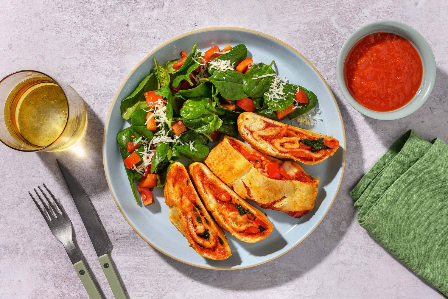 Stromboli aux poivrons, épinards et bocconcini