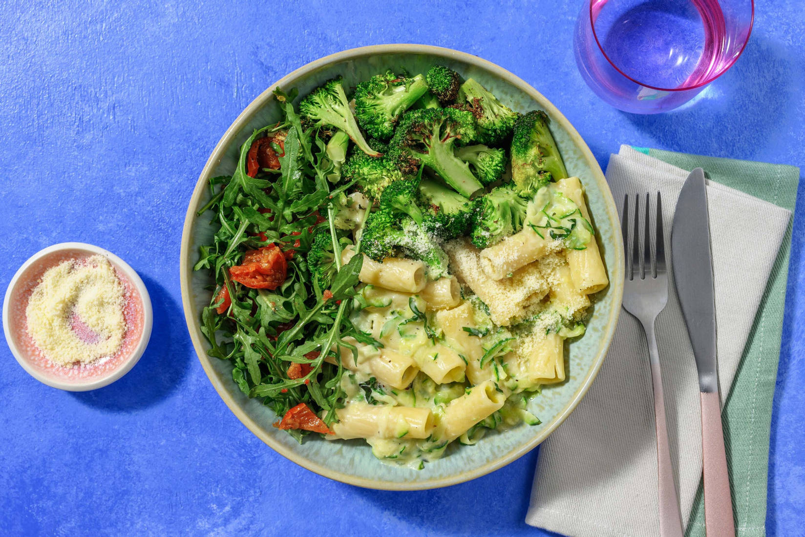 Krämig zucchini- och basilikapasta