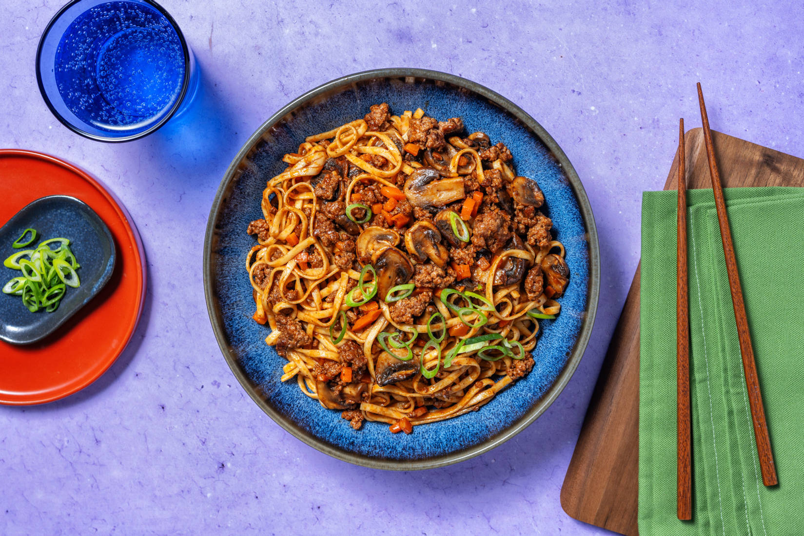 Asiatisk inspireret svine- og kalvekødswok