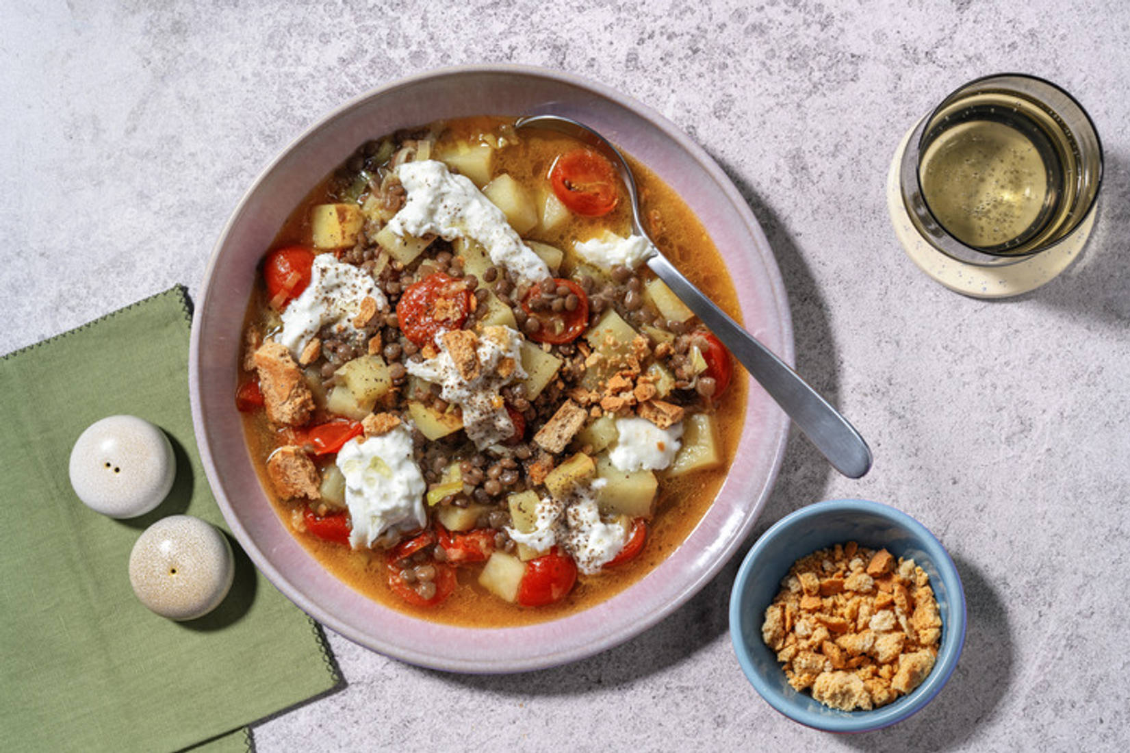 Zuppa casereccia di lenticchie e burrata fresca