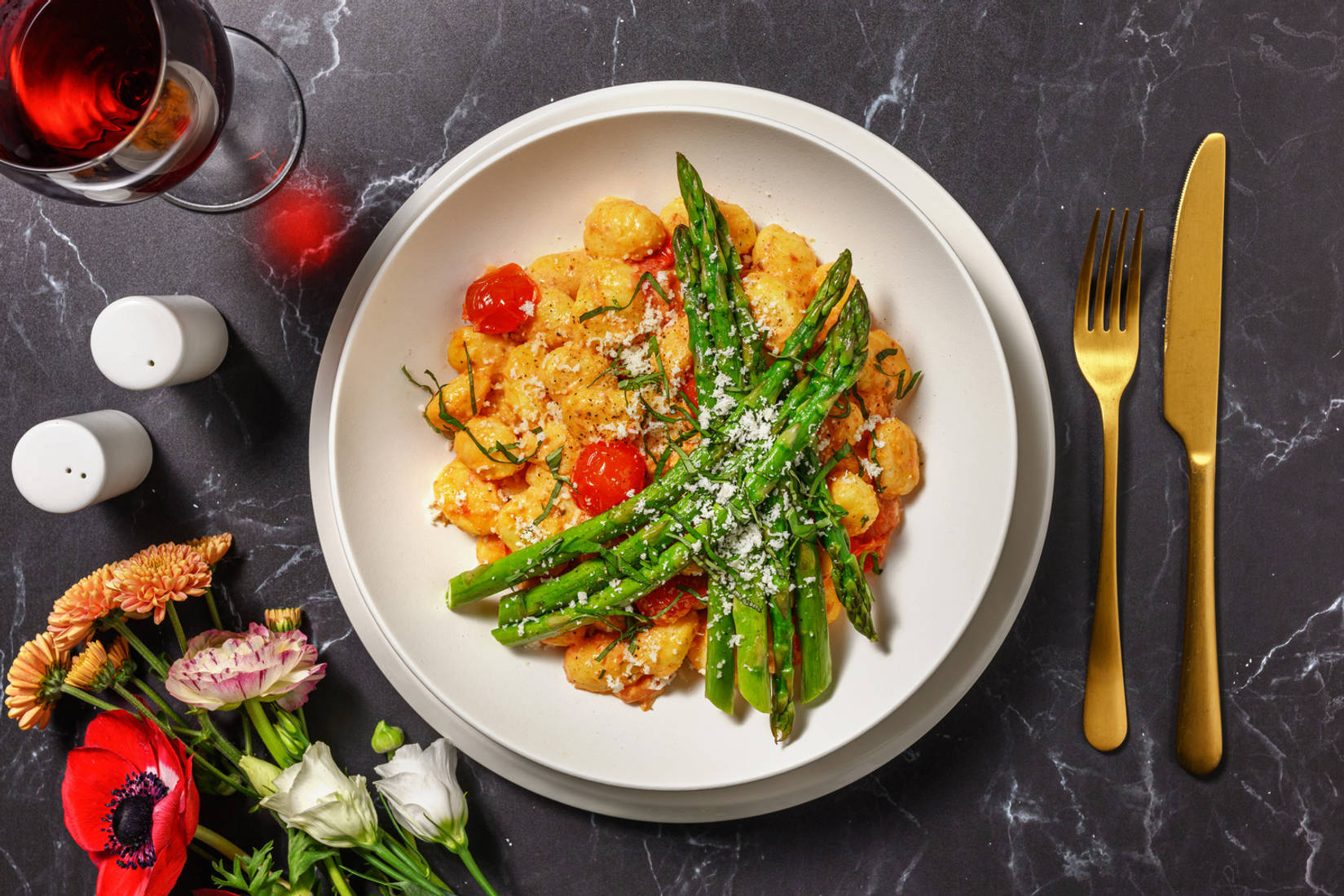 Gnocchi-Pfanne mit grünem Spargel
