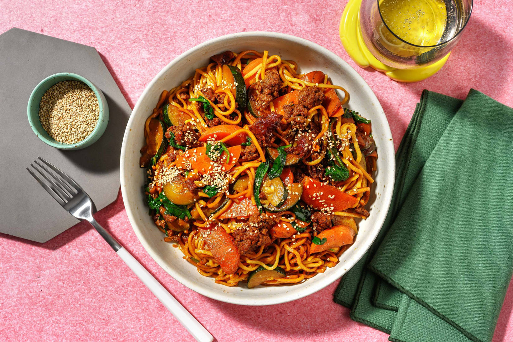 Sauté de nouilles au poulet haché