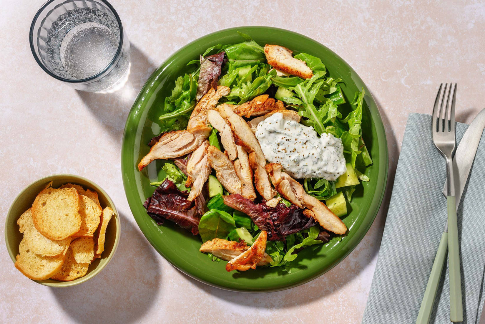 Insalata di pollo alla paprika e yogurt