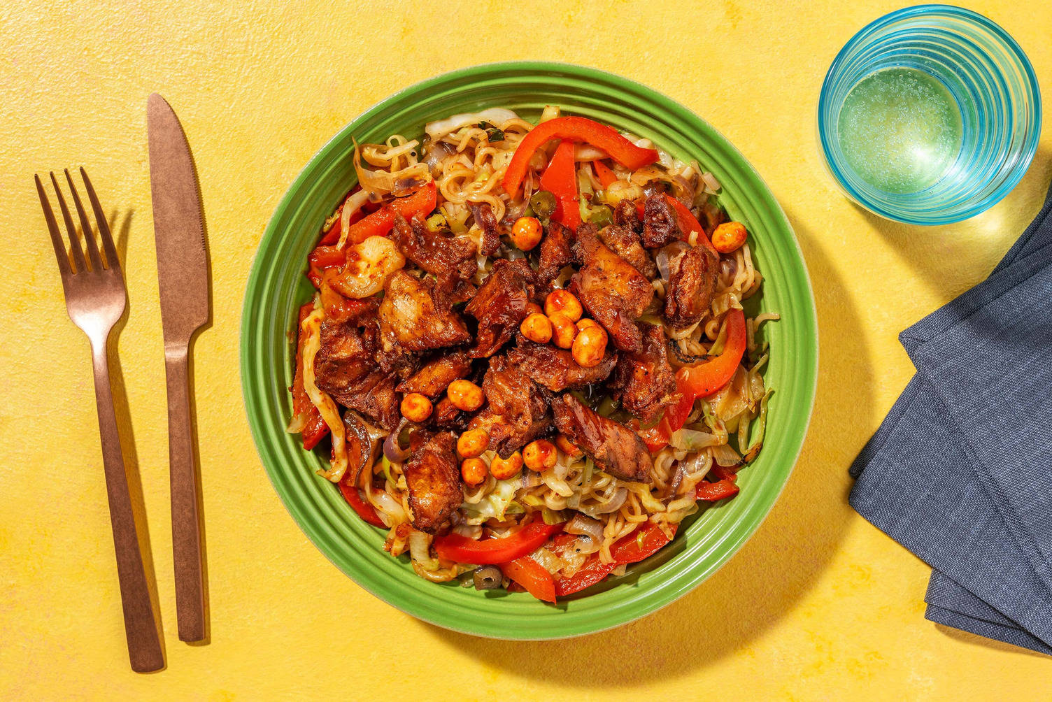 Nouilles aux émincés végétariens en sauce hoisin