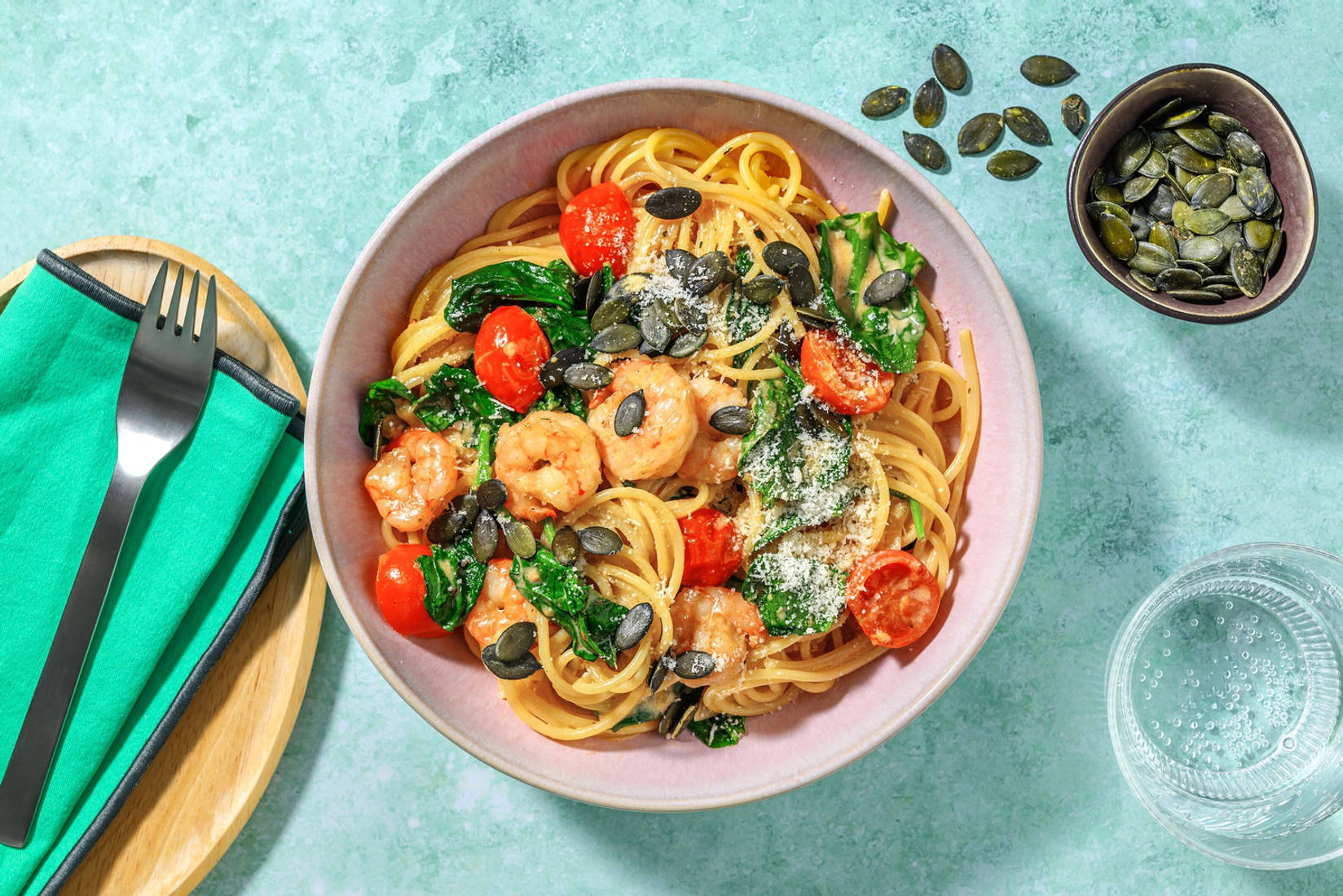 Krämig medelhavsinspirerad räkpasta