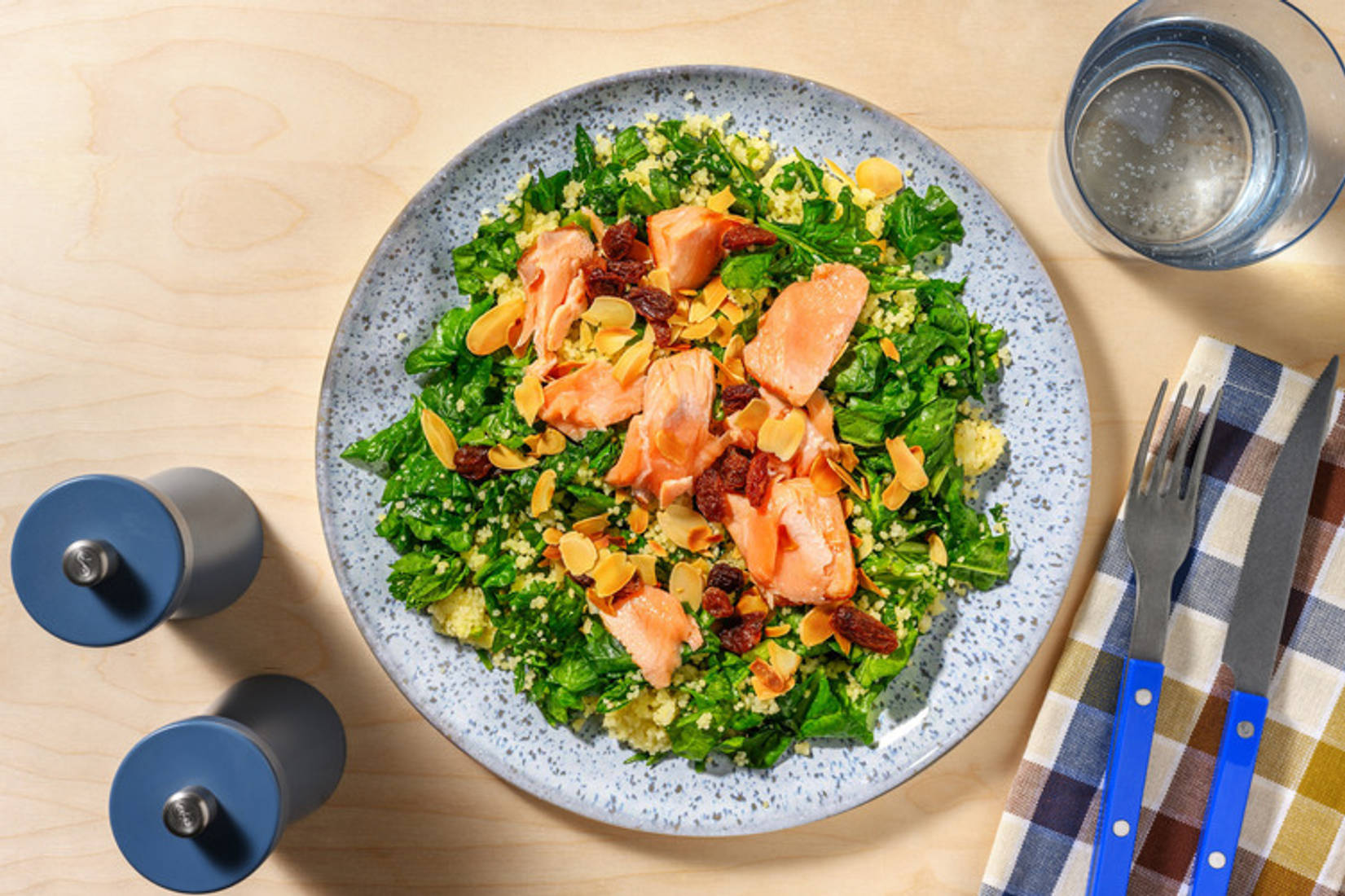 Insalata proteica di salmone e spinaci