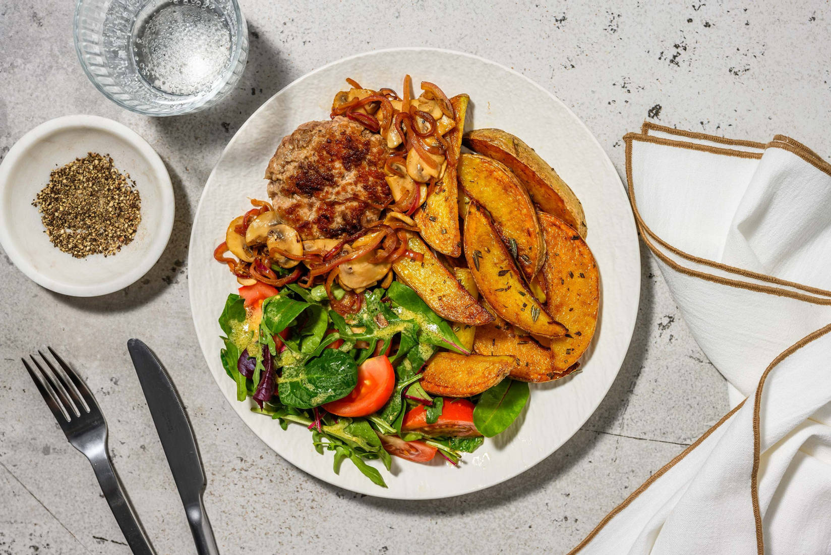 Burger et pommes de terre sautées