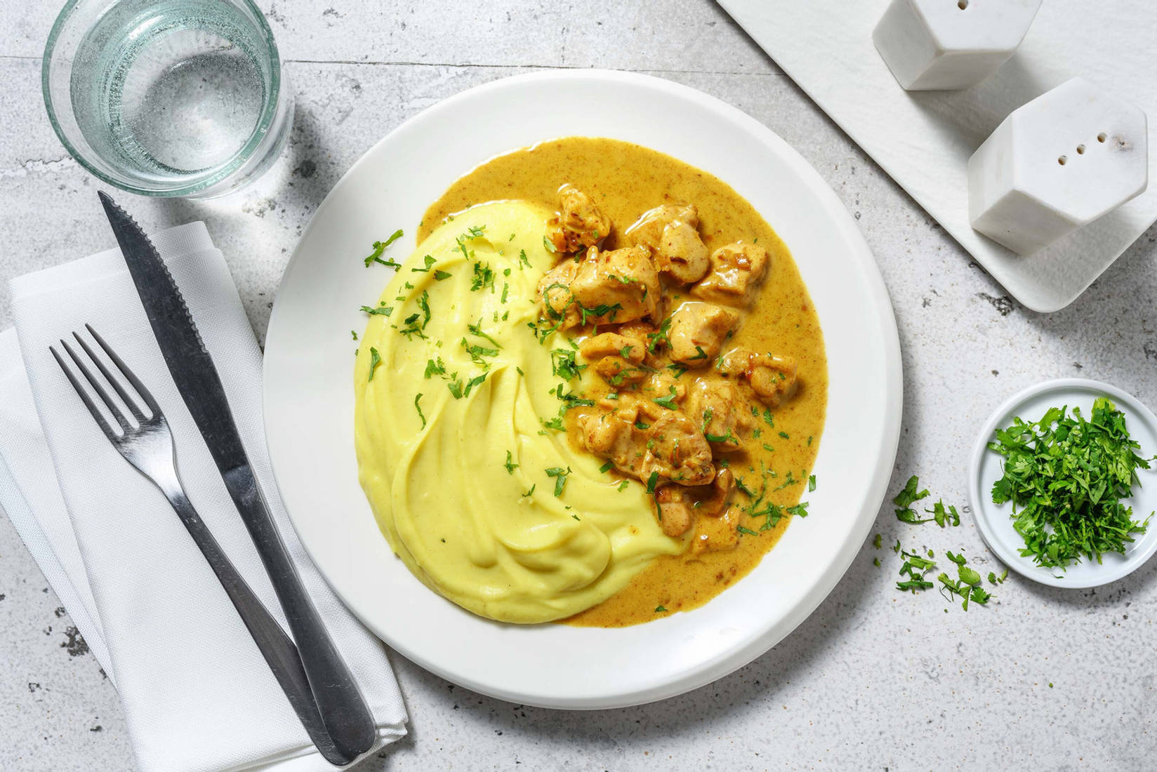 Poulet grillé & purée de chou-fleur au curry