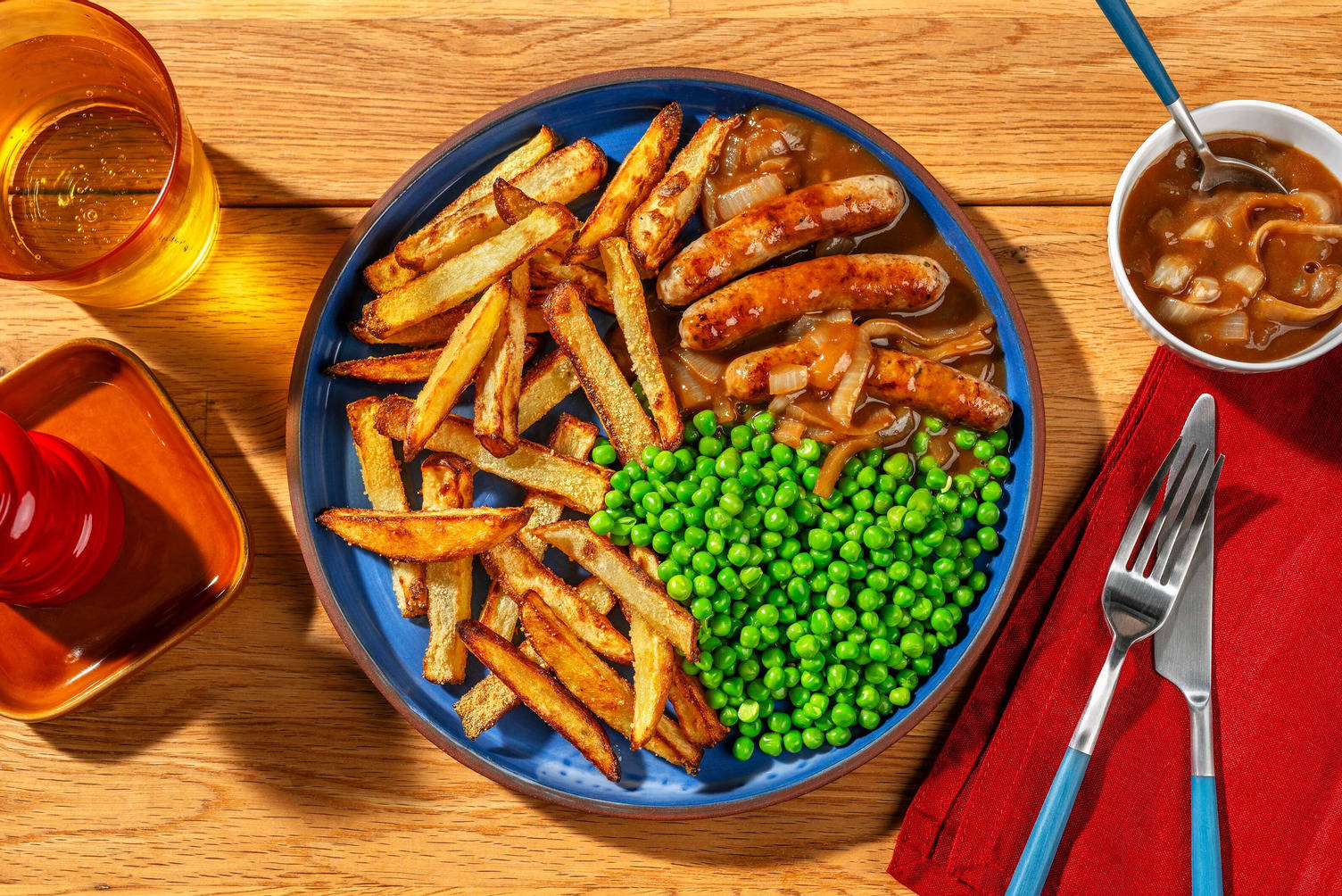 Tip-top THIS™ Isn't Pork Sausages and Cheesy Chips