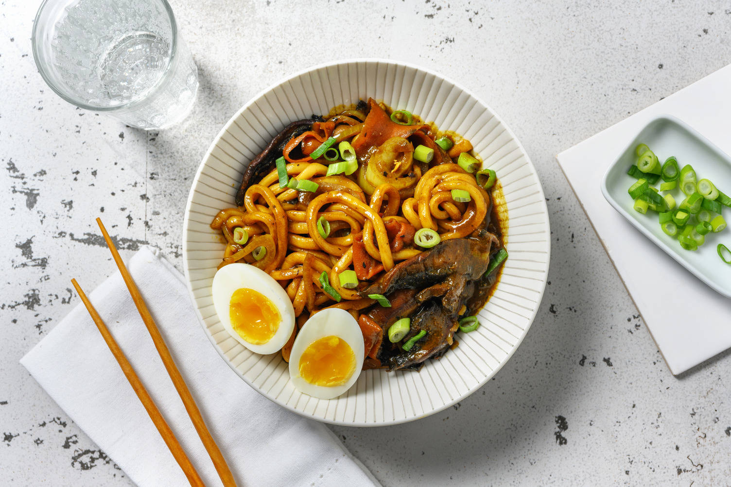 Kare udon : nouilles sautées au curry & œuf