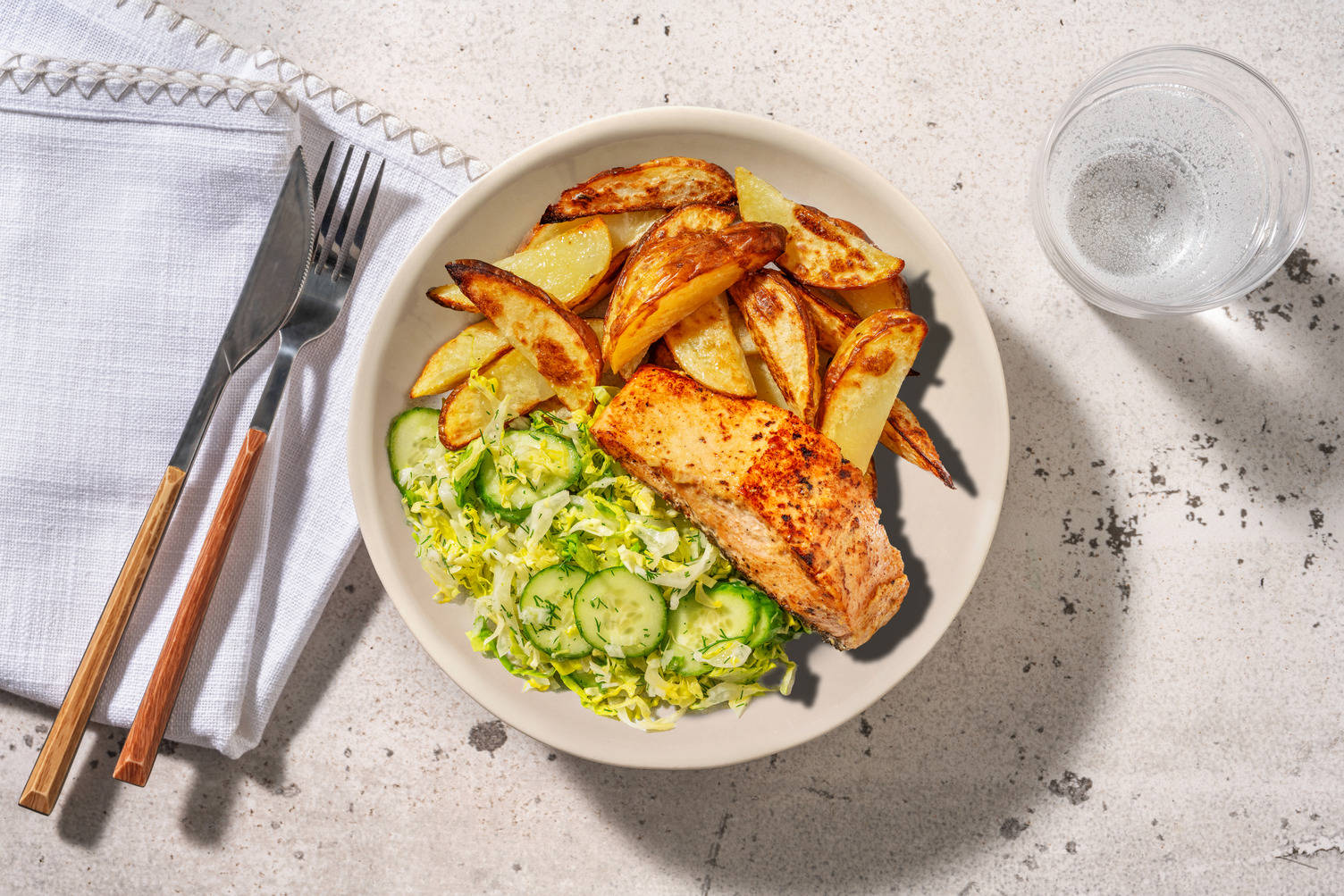 Saumon poêlé & sa salade scandinave