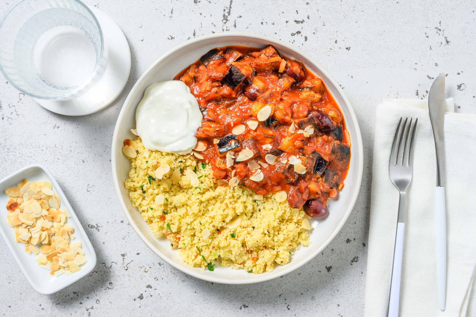 Auberginenpfanne mit Dukkah-Couscous