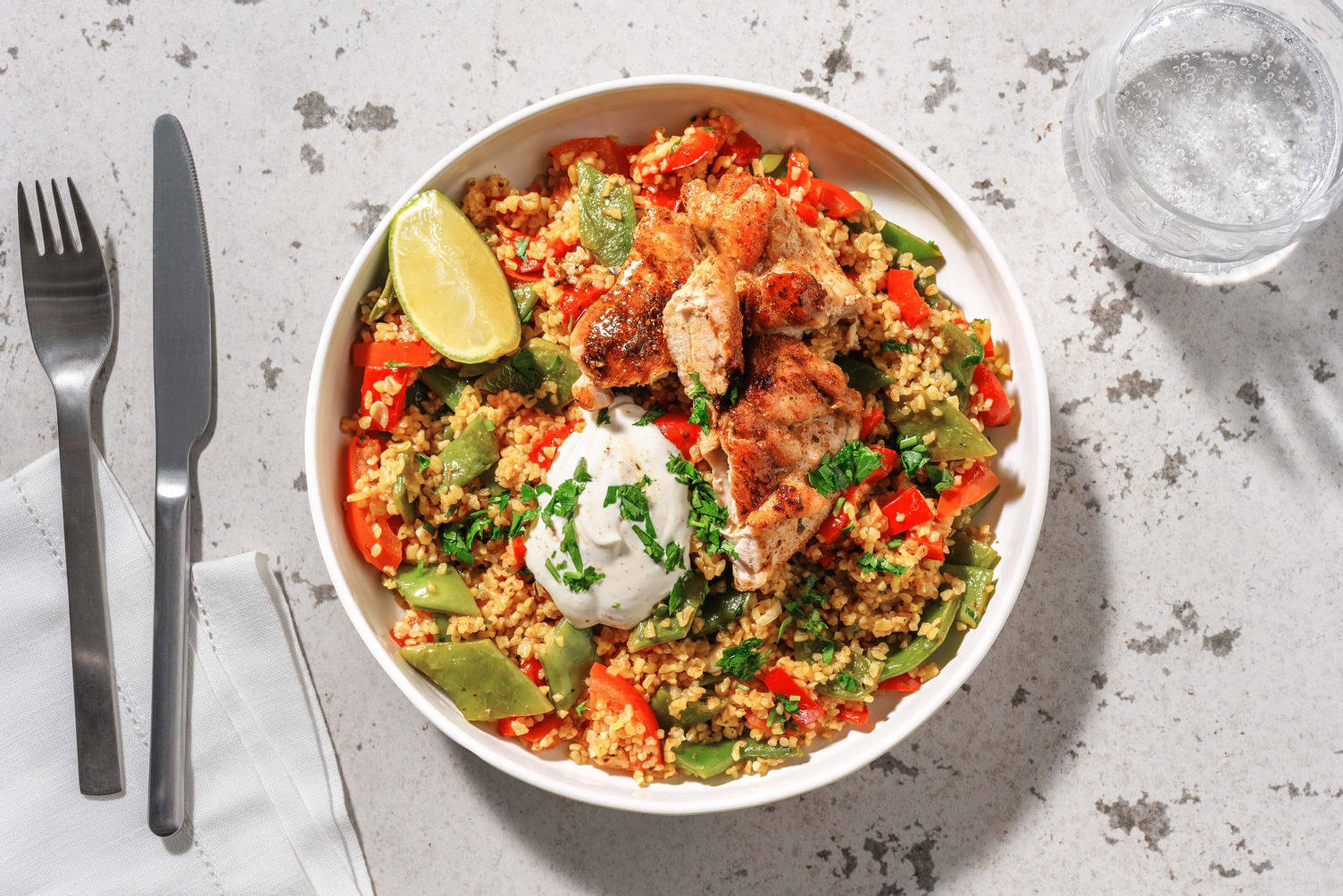 Kipkebab met frisse yoghurtsaus