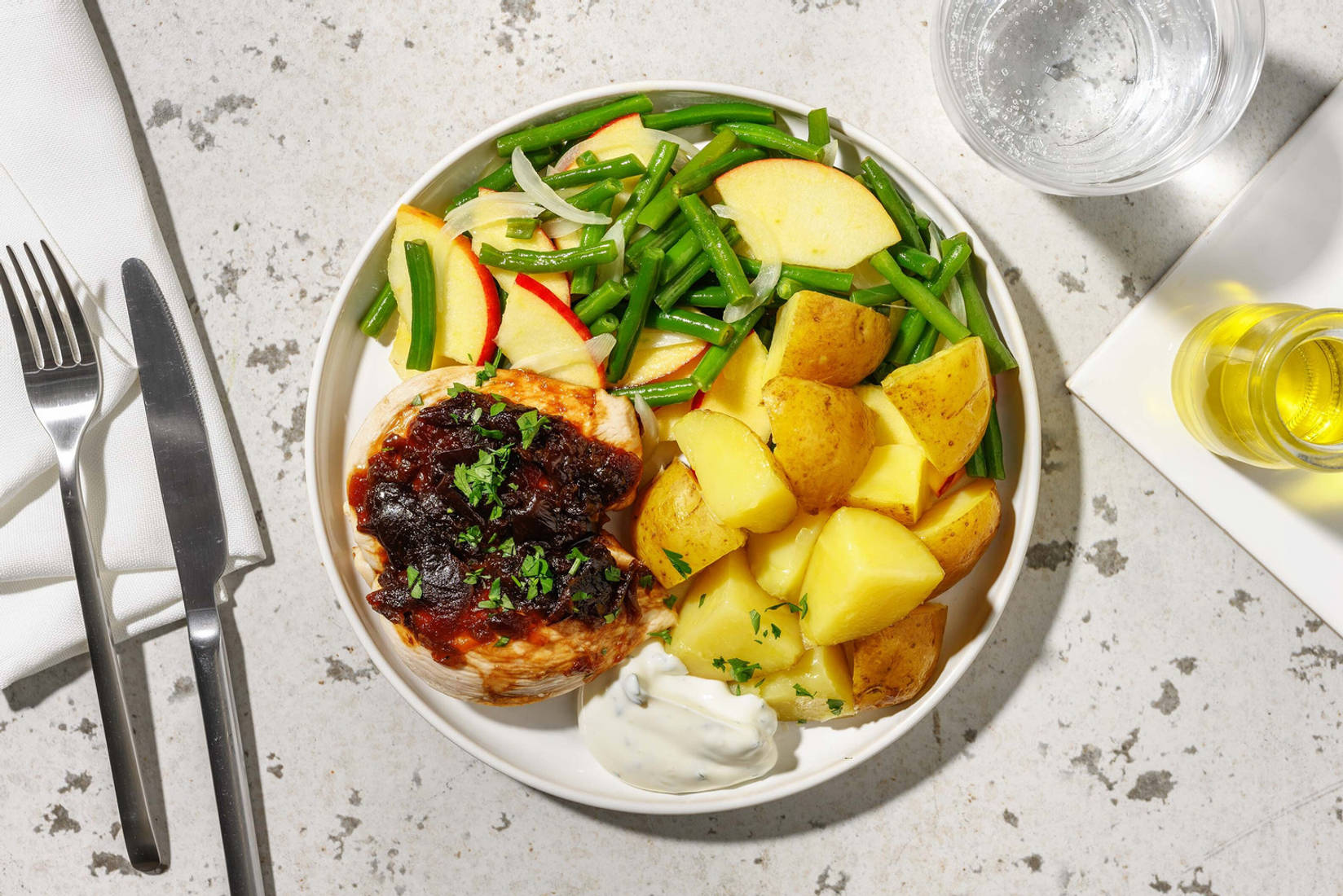 Hähnchenbrust mit Zwiebel-Chutney-Haube